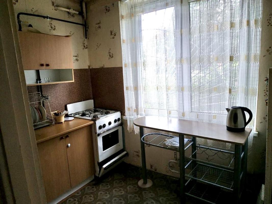 Продаж 2 кімнатної квартири 46 кв. м, Академіка Павлова вул. 148