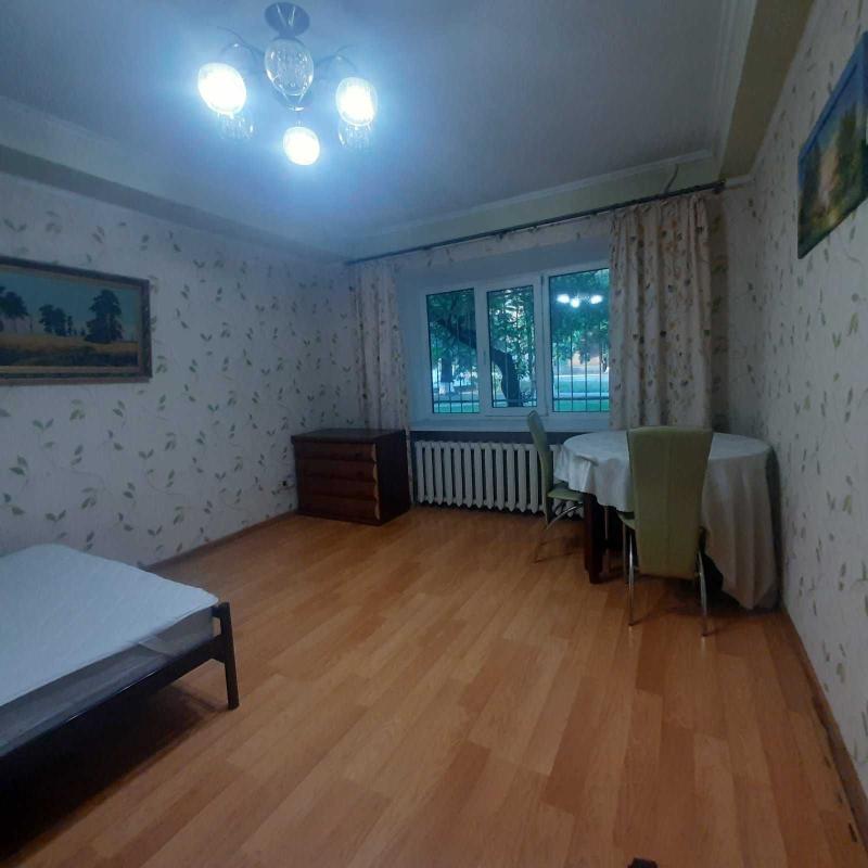 Долгосрочная аренда 1 комнатной квартиры Жилянская ул. 45