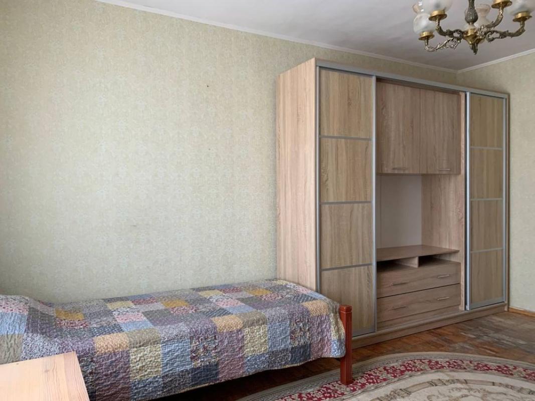 Long term rent 2 bedroom-(s) apartment Akademika Dobrokhotova Street 17