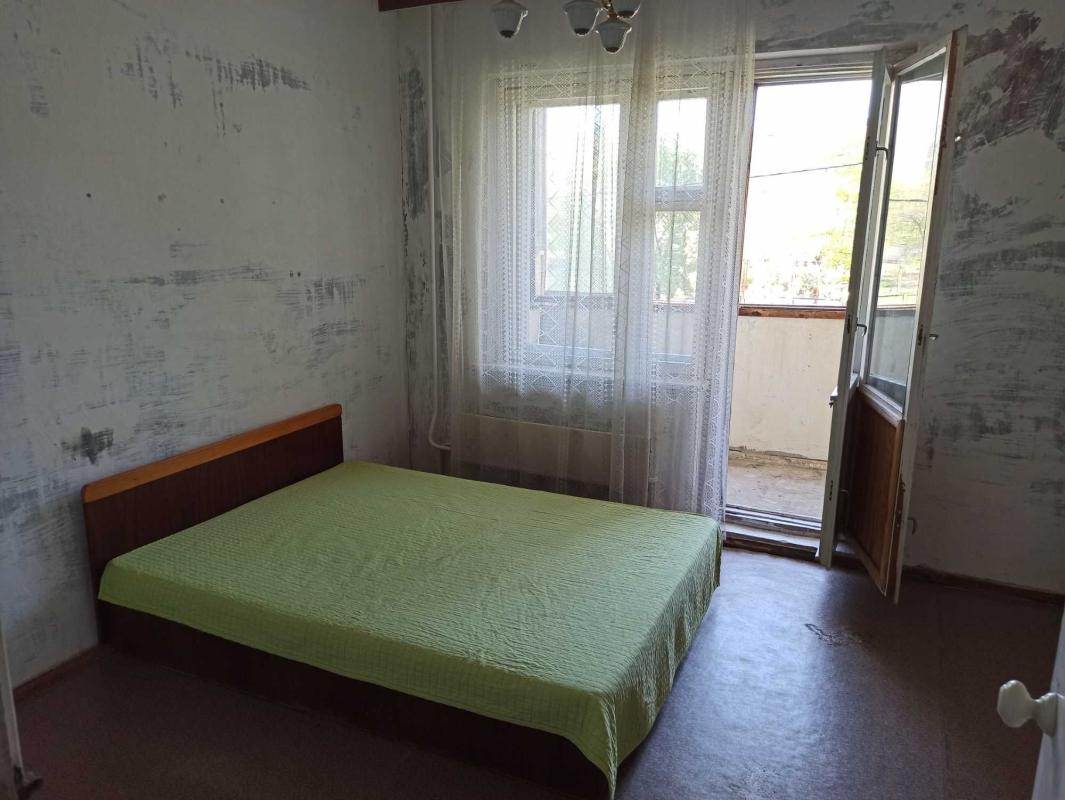 Sale 4 bedroom-(s) apartment 100 sq. m., Revutskoho Street 18а