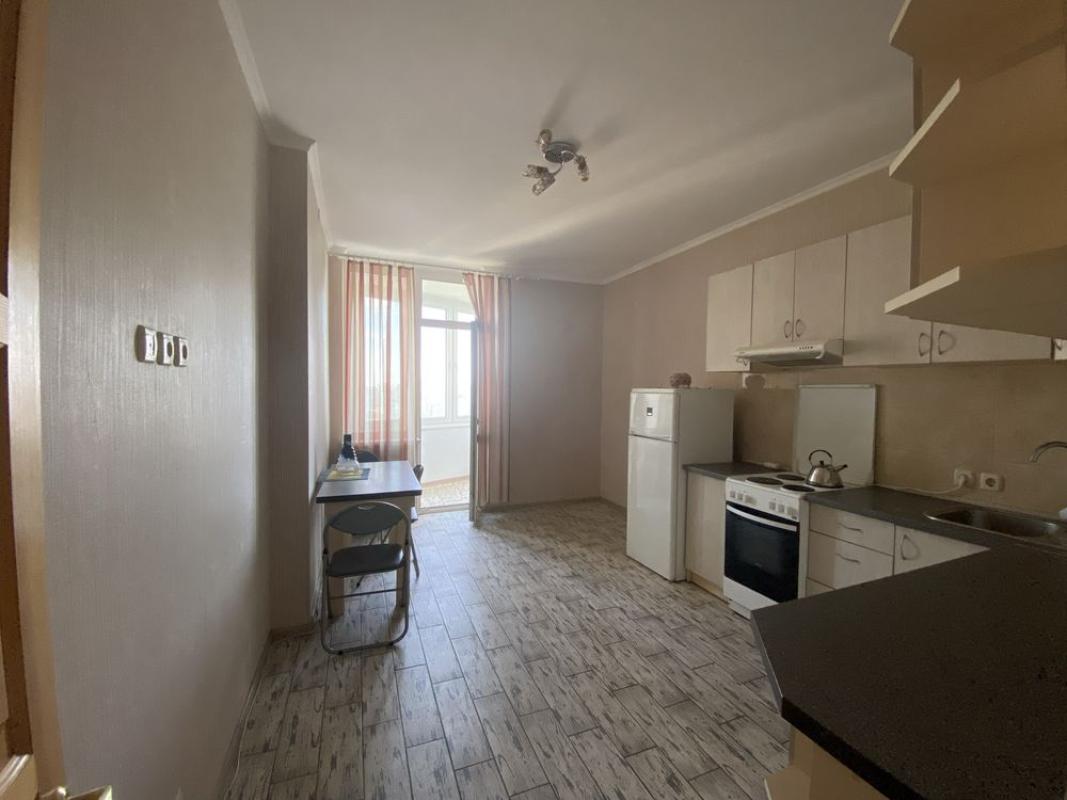 Продаж 1 кімнатної квартири 54 кв. м, Драгоманова вул. 4а