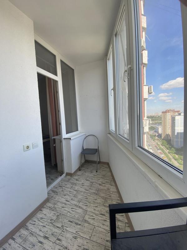 Продаж 1 кімнатної квартири 54 кв. м, Драгоманова вул. 4а
