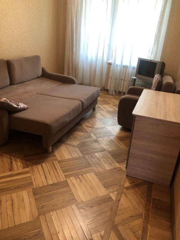 Long term rent 3 bedroom-(s) apartment Akademika Pavlova Street 319