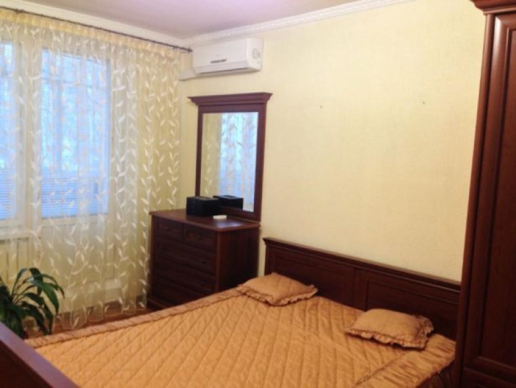 Довгострокова оренда 3 кімнатної квартири Академіка Павлова вул. 319