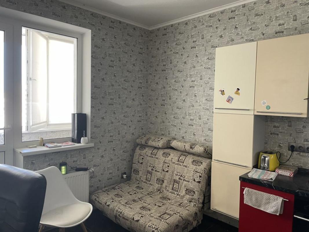 Long term rent 1 bedroom-(s) apartment Oleksandra Myshuhy Street 12