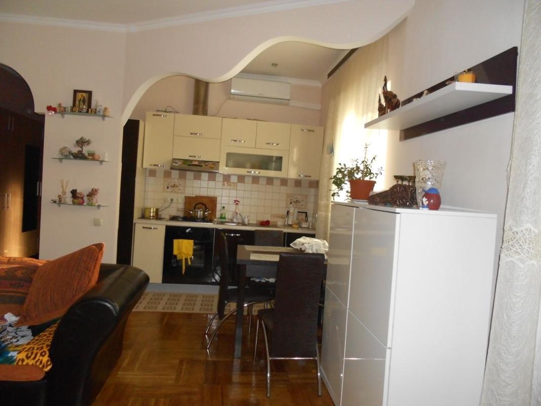 Long term rent 2 bedroom-(s) apartment Briullova Street 1