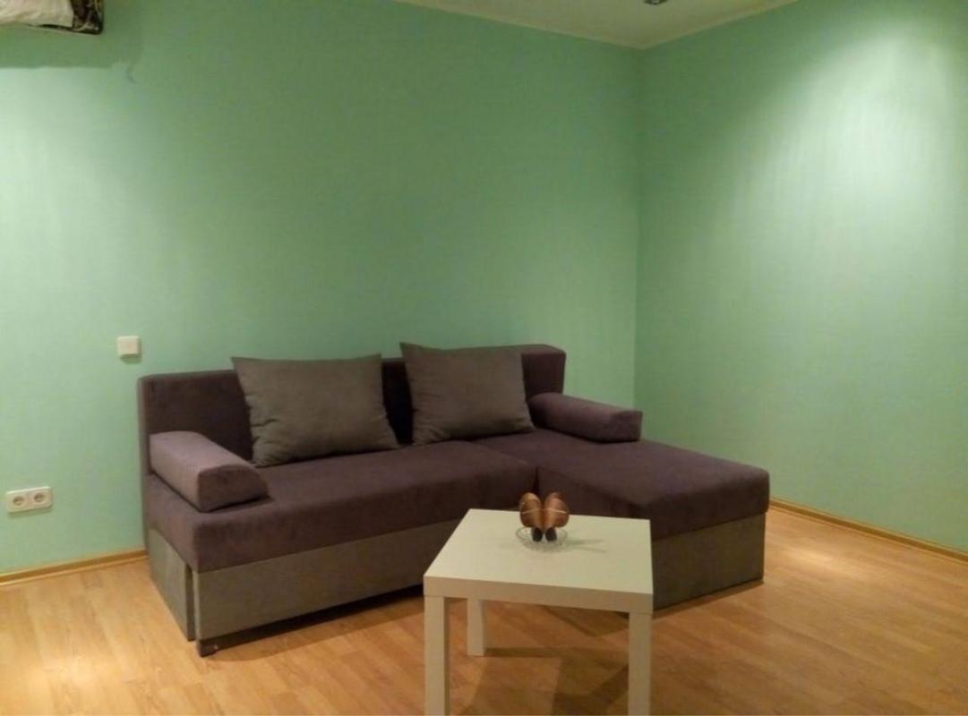 Long term rent 1 bedroom-(s) apartment Heroiv Kharkova Avenue (Moskovskyi Avenue) 95