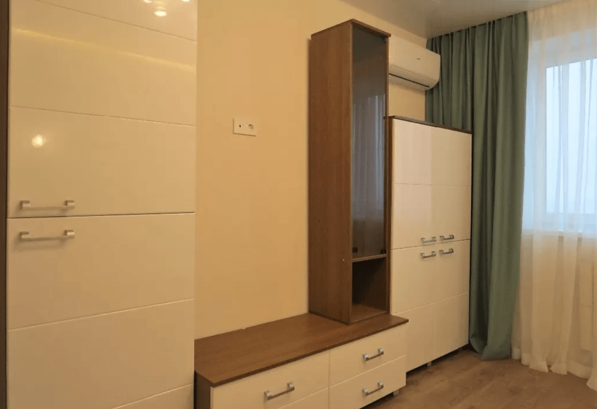Long term rent 2 bedroom-(s) apartment Myroslava Mysly Street (Tsilynohradska Street) 54