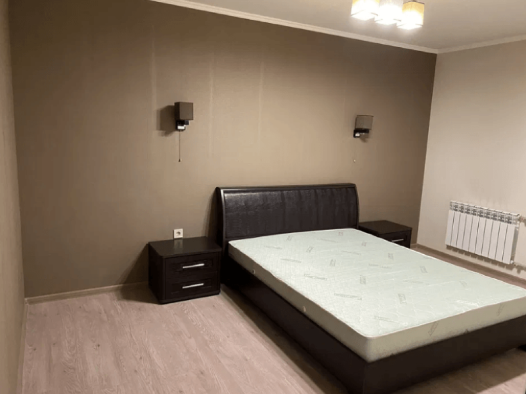 Long term rent 2 bedroom-(s) apartment Hvardiytsiv-Shyronintsiv Street 27