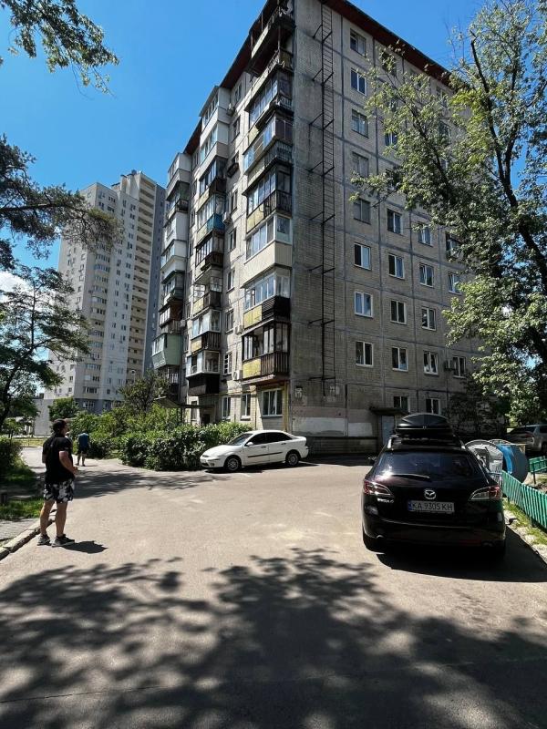 Продаж 1 кімнатної квартири 30 кв. м, Алішера Навої просп. 80