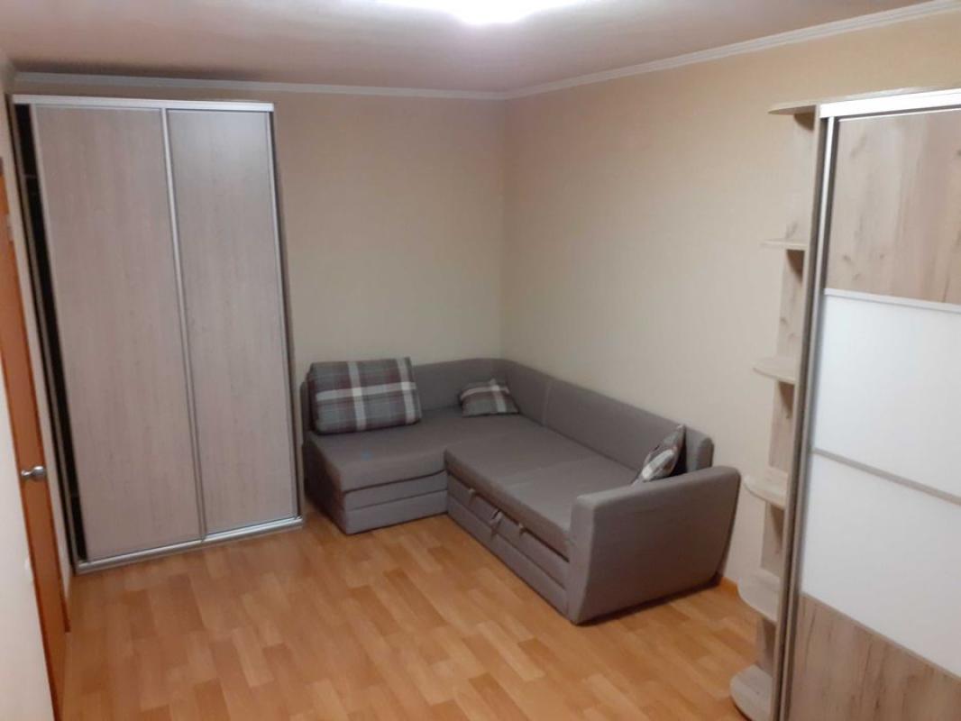 Long term rent 1 bedroom-(s) apartment 23 Serpnya Street 77