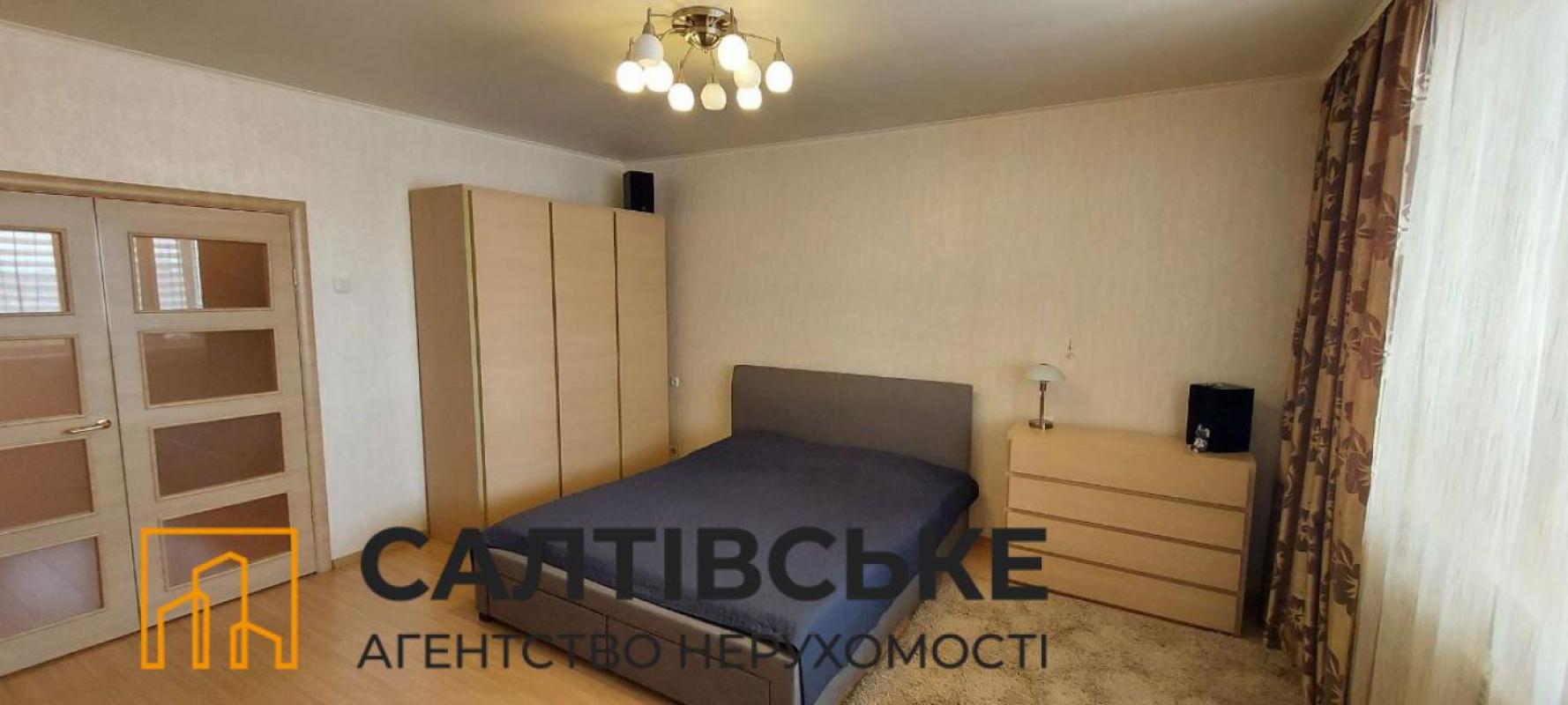 Продаж 2 кімнатної квартири 76 кв. м, Кричевського вул. 32