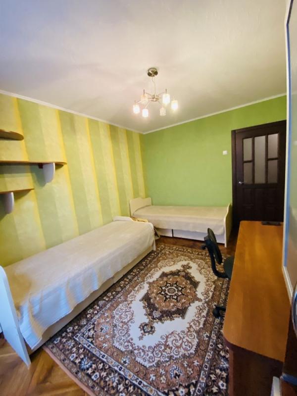 Long term rent 3 bedroom-(s) apartment Derevyanka Street 4а