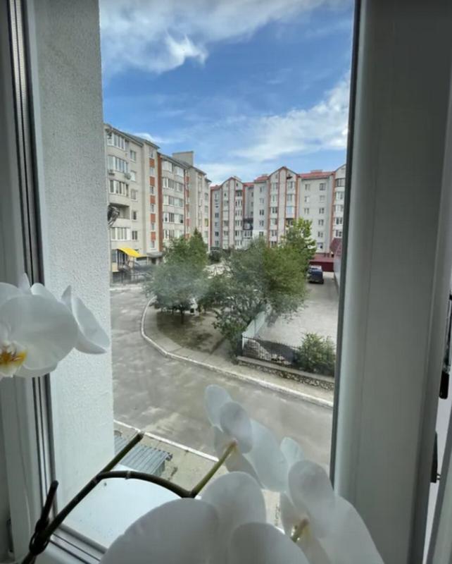 Продажа 3 комнатной квартиры 105 кв. м, Карпенко ул. 30