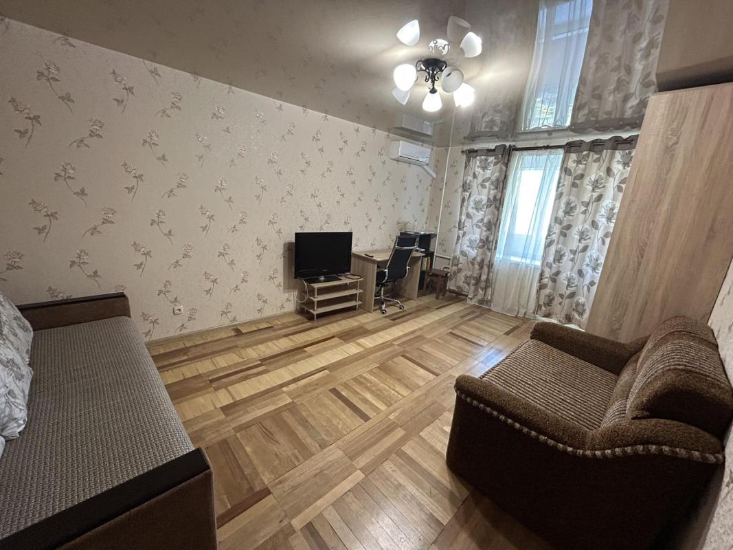 Long term rent 1 bedroom-(s) apartment Heorhiya Tarasenka Street (Plekhanivska Street) 119