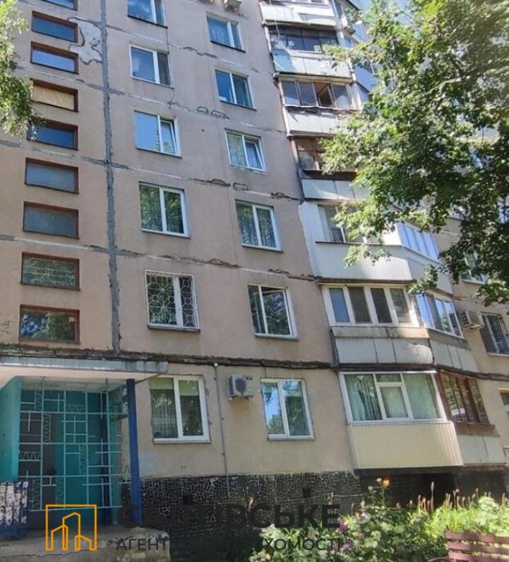 Sale 3 bedroom-(s) apartment 64 sq. m., Heroiv Pratsi Street 68
