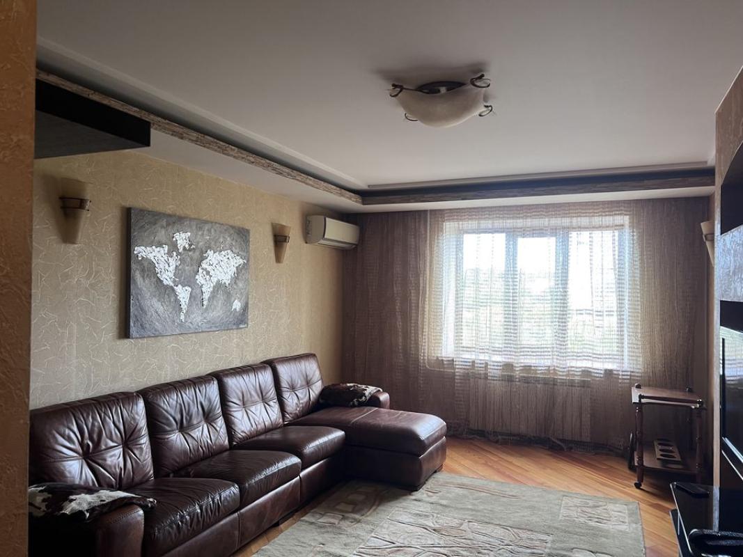 Долгосрочная аренда 3 комнатной квартиры Валерия Лобановского просп. (Краснозвёздный) 130
