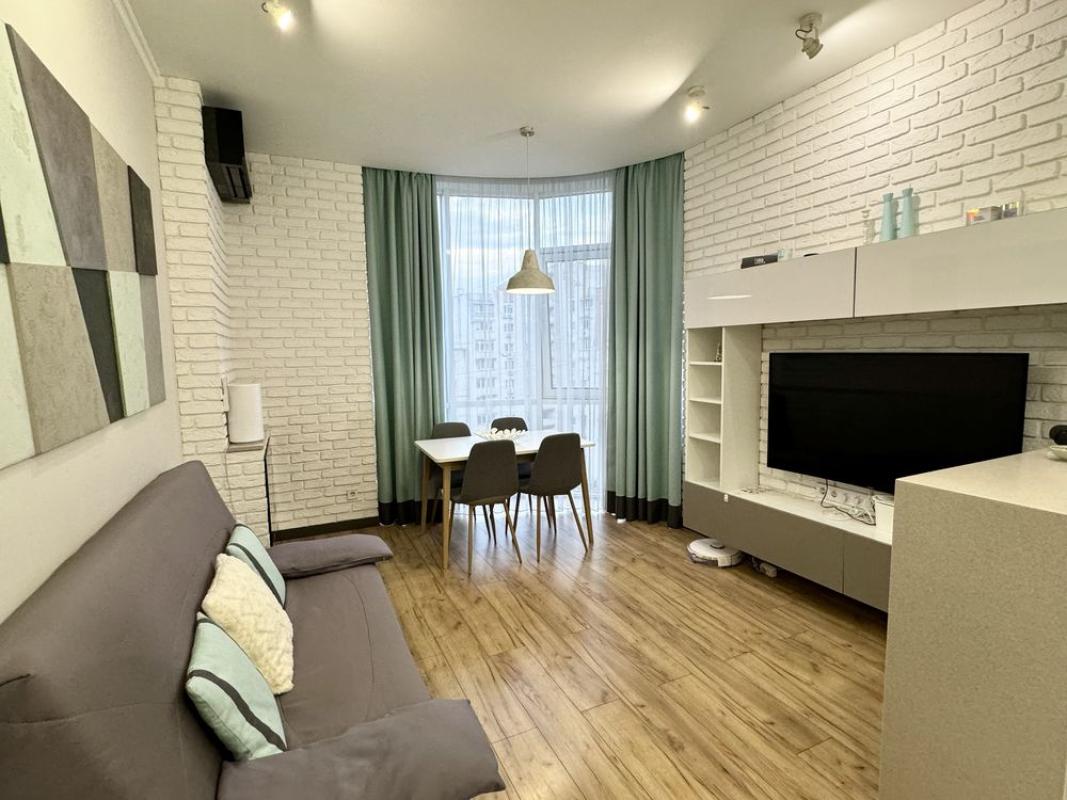 Sale 2 bedroom-(s) apartment 50 sq. m., Andriia Verkhohliada Street (Mykhaila Drahomyrova Street) 2а