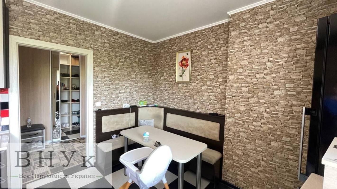 Sale 3 bedroom-(s) apartment 80 sq. m., Chernivetska Street 4