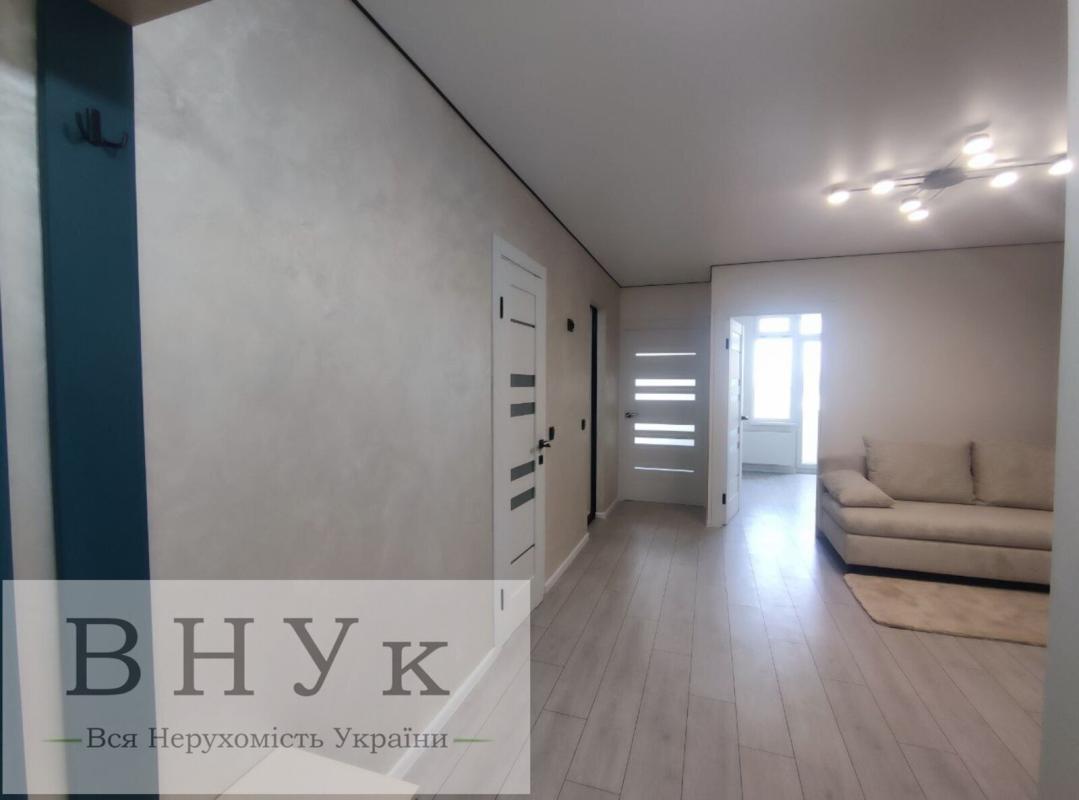 Продаж 3 кімнатної квартири 55 кв. м, Київська вул. 12