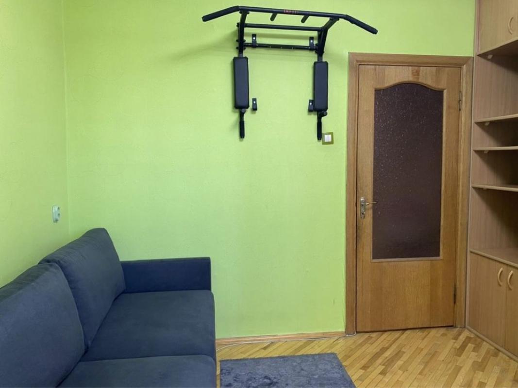 Long term rent 2 bedroom-(s) apartment Larysy Rudenko Street 10г