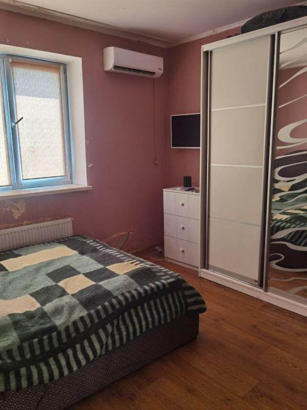 Long term rent 1 bedroom-(s) apartment Henerala Naumova Street 66
