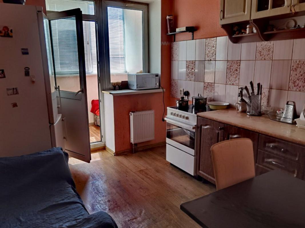 Long term rent 1 bedroom-(s) apartment Henerala Naumova Street 66