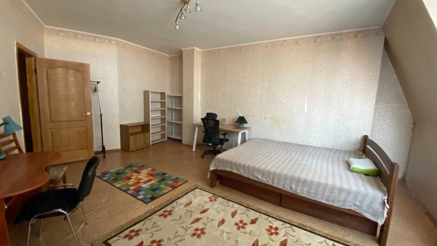 Long term rent 2 bedroom-(s) apartment Heroyiv Nebesnoyi Sotni maidan 14/1