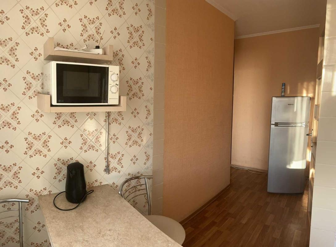 Long term rent 2 bedroom-(s) apartment Akademika Pavlova Street 162