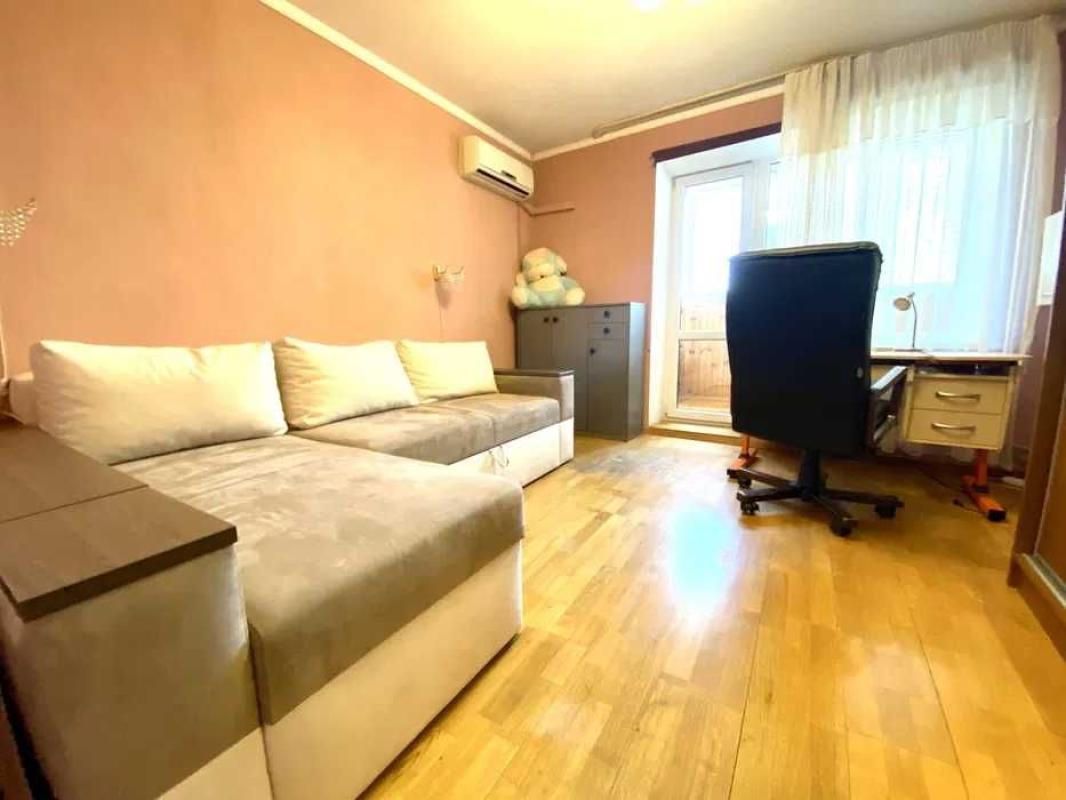Long term rent 2 bedroom-(s) apartment Sviatoshynska Street 1