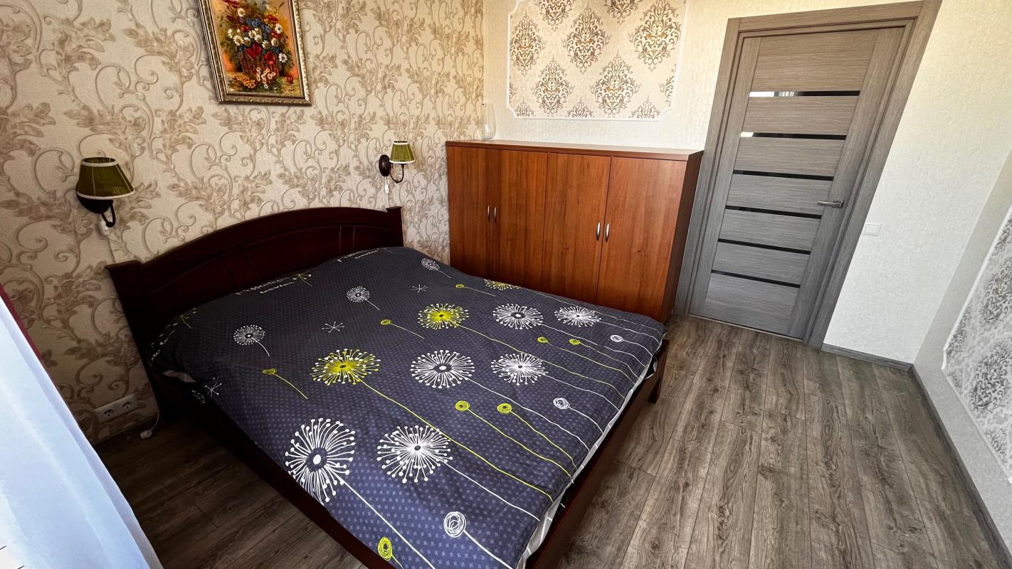 Long term rent 2 bedroom-(s) apartment Vyshniakivska Street 17