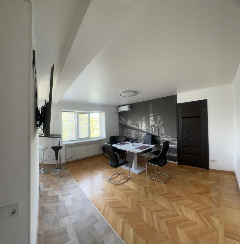 Long term rent 2 bedroom-(s) apartment Novodarnytska Street 27
