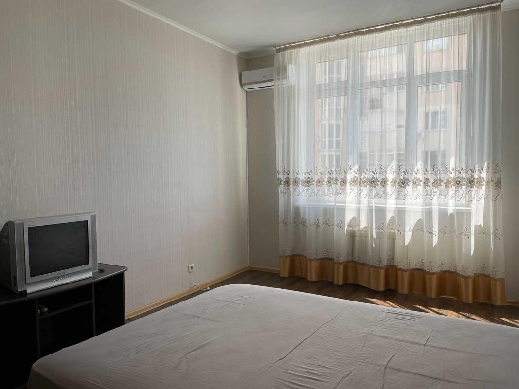 Long term rent 2 bedroom-(s) apartment Hnata Khotkevycha street (Chervonohvardiiska Street) 12