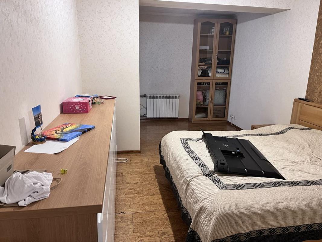 Sale 4 bedroom-(s) apartment 92 sq. m., Tankopiya Street 23