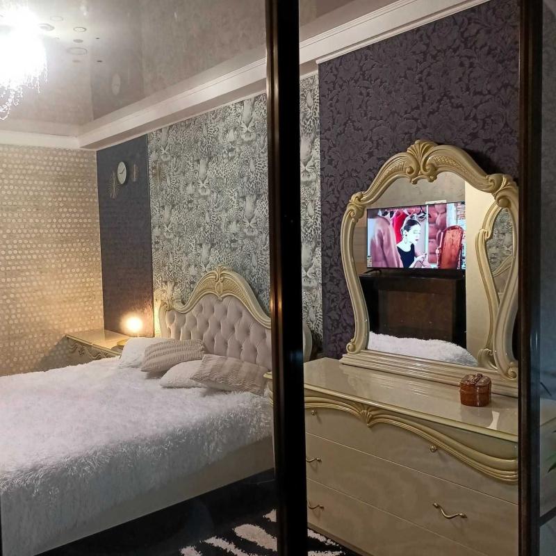 Long term rent 2 bedroom-(s) apartment Entuziastiv Street 7/1