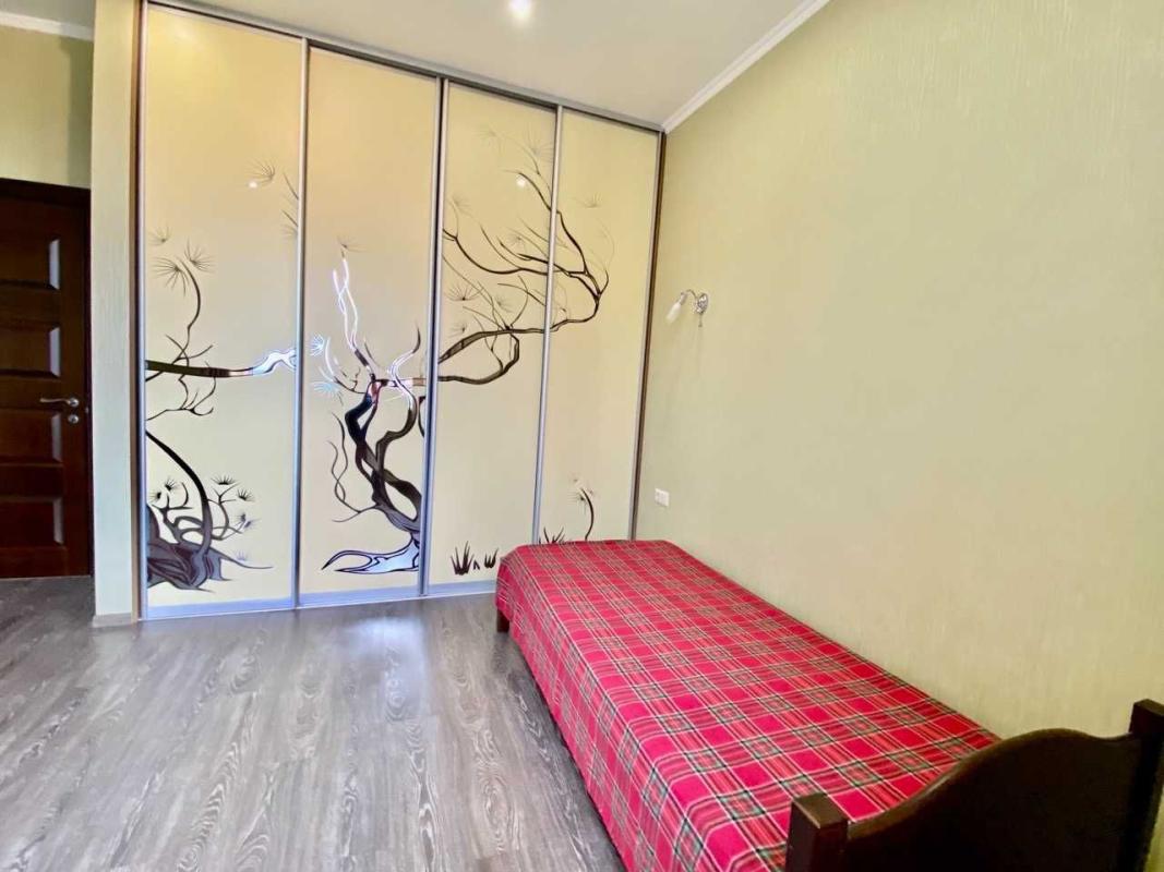 Long term rent 2 bedroom-(s) apartment Yuriya Popravky street (Mykoly Lebedieva Street)