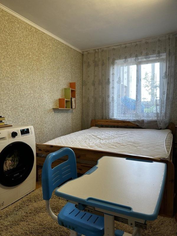 Продаж 2 кімнатної квартири 43 кв. м, Харківське шосе 18