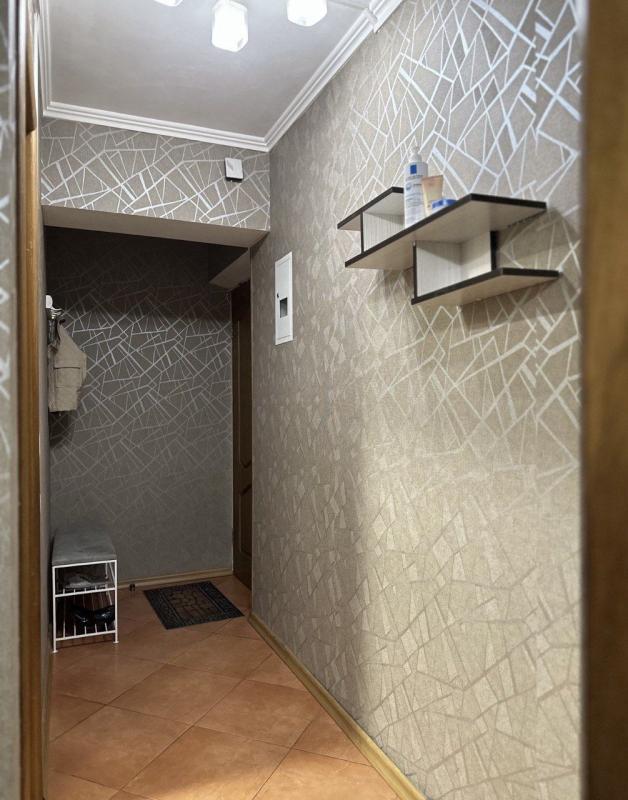 Продаж 2 кімнатної квартири 43 кв. м, Харківське шосе 18