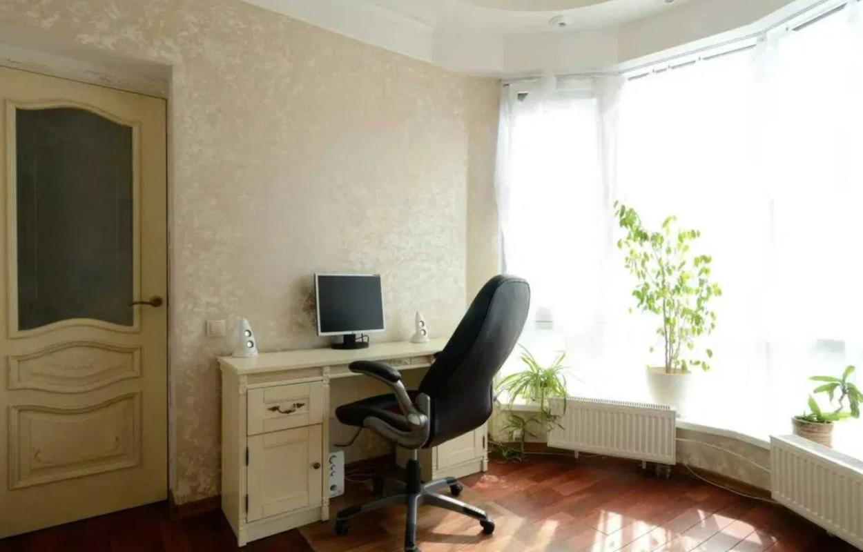 Long term rent 2 bedroom-(s) apartment Vasylia Tiutiunnyka Street (Anri Barbiusa Street) 37/1