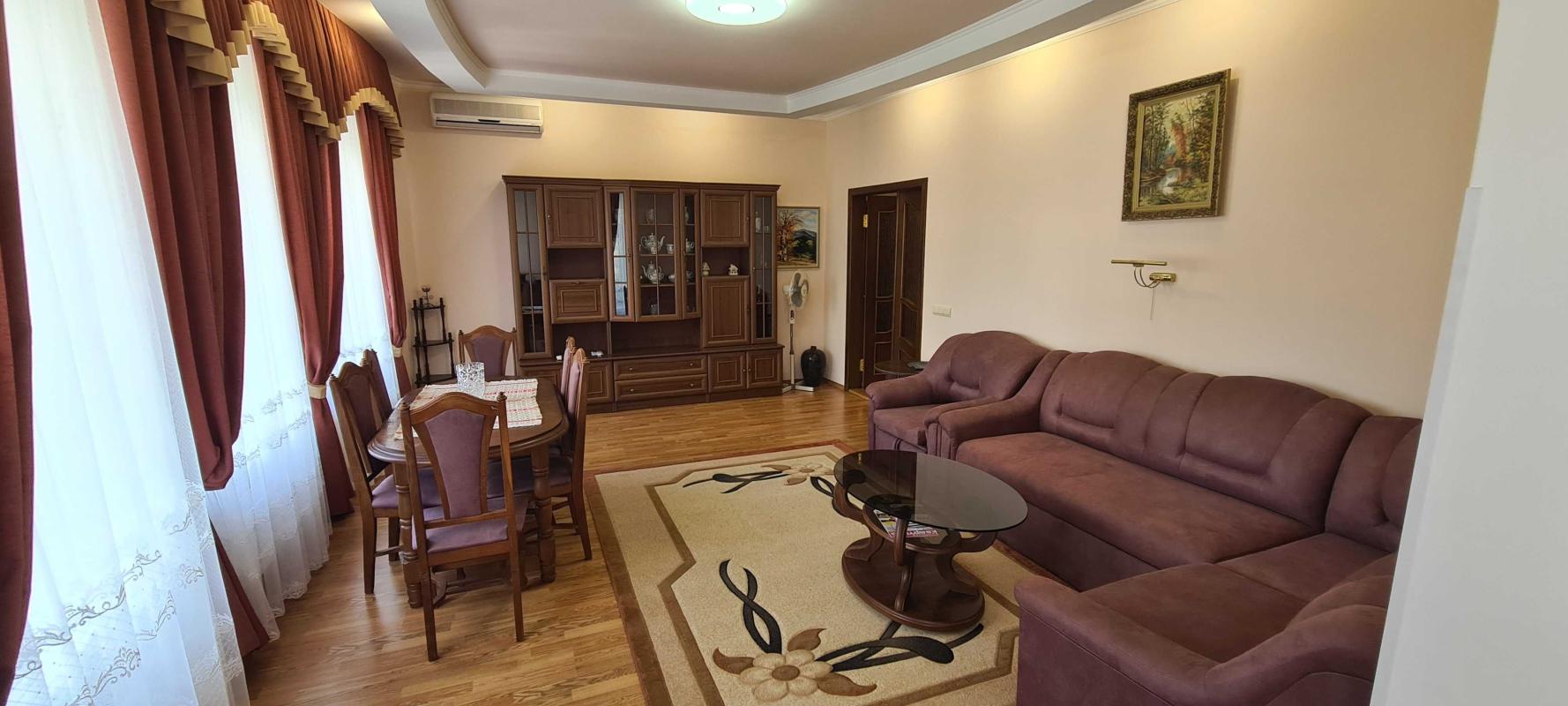 Long term rent 1 bedroom-(s) apartment Kyrylivska Street (Frunze Street) 14/18
