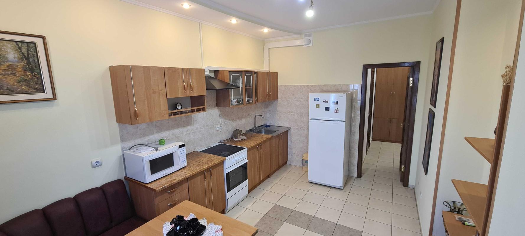 Long term rent 1 bedroom-(s) apartment Kyrylivska Street (Frunze Street) 14/18