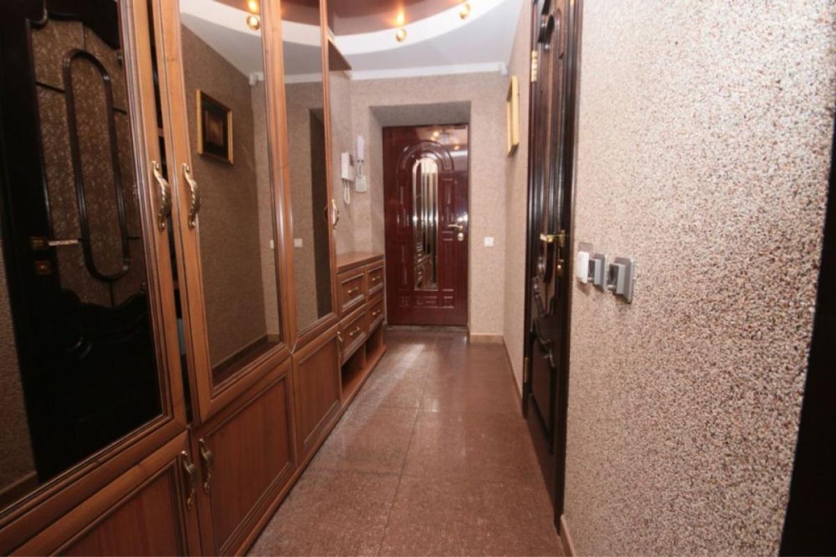 Long term rent 2 bedroom-(s) apartment Velyka Vasylkivska Street (Chervonoarmiiska Street;Krasnoarmeyskaya Street) 129