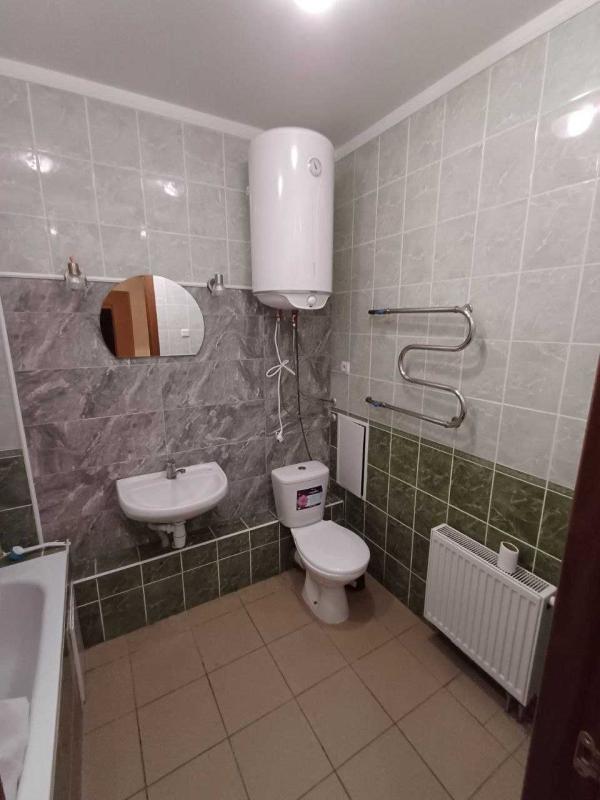 Long term rent 3 bedroom-(s) apartment Yelyzavety Chavdar Street 28