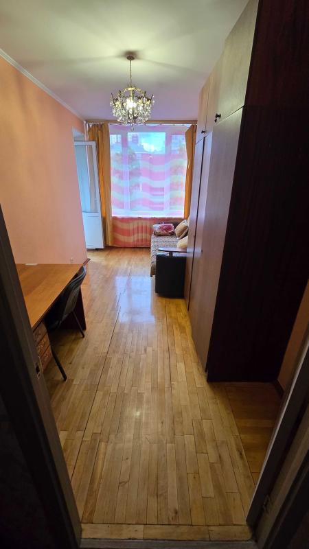 Long term rent 3 bedroom-(s) apartment Dmytrivska Street 2