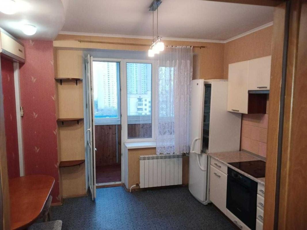 Продажа 2 комнатной квартиры 75 кв. м, Здолбуновская ул. 3г