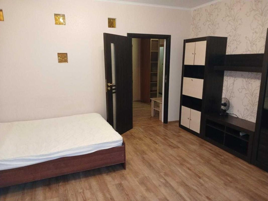 Продаж 2 кімнатної квартири 75 кв. м, Здолбунівська вул. 3г