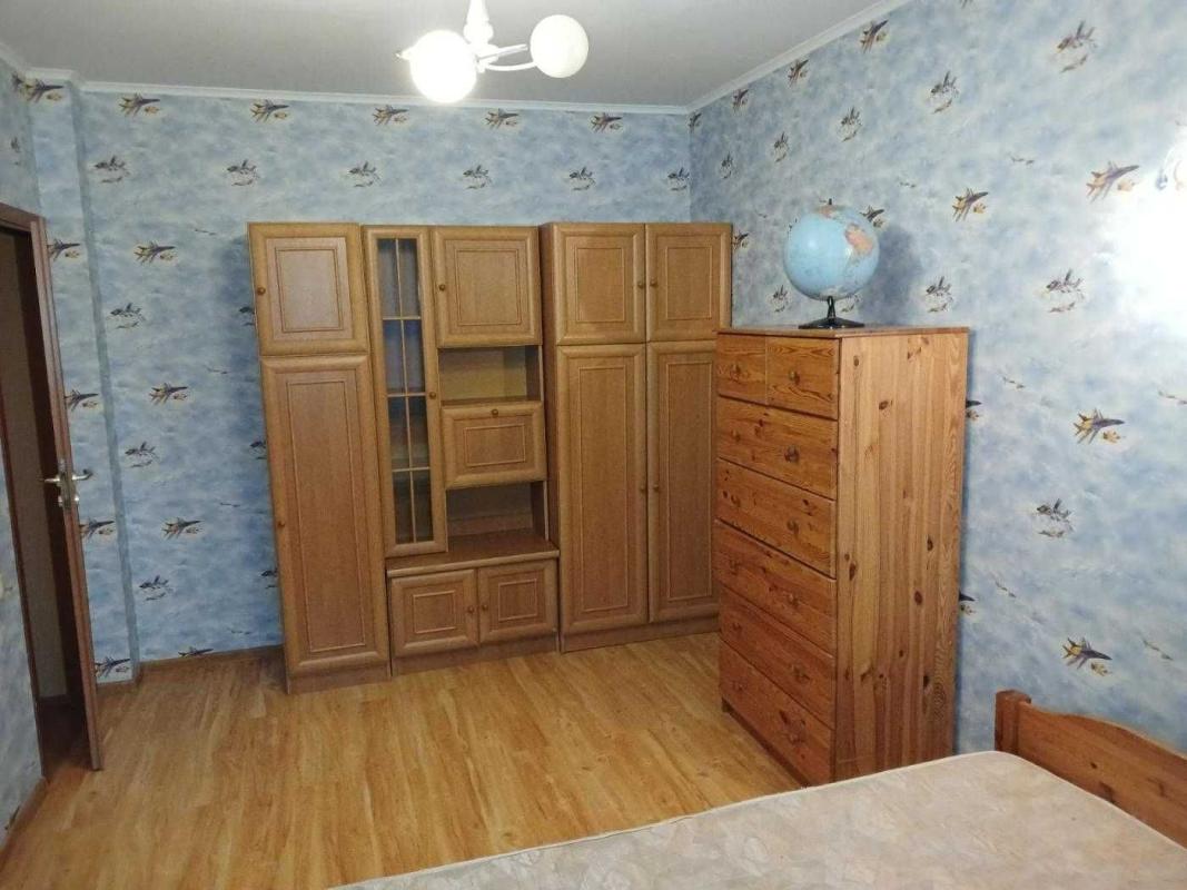 Продаж 2 кімнатної квартири 75 кв. м, Здолбунівська вул. 3г