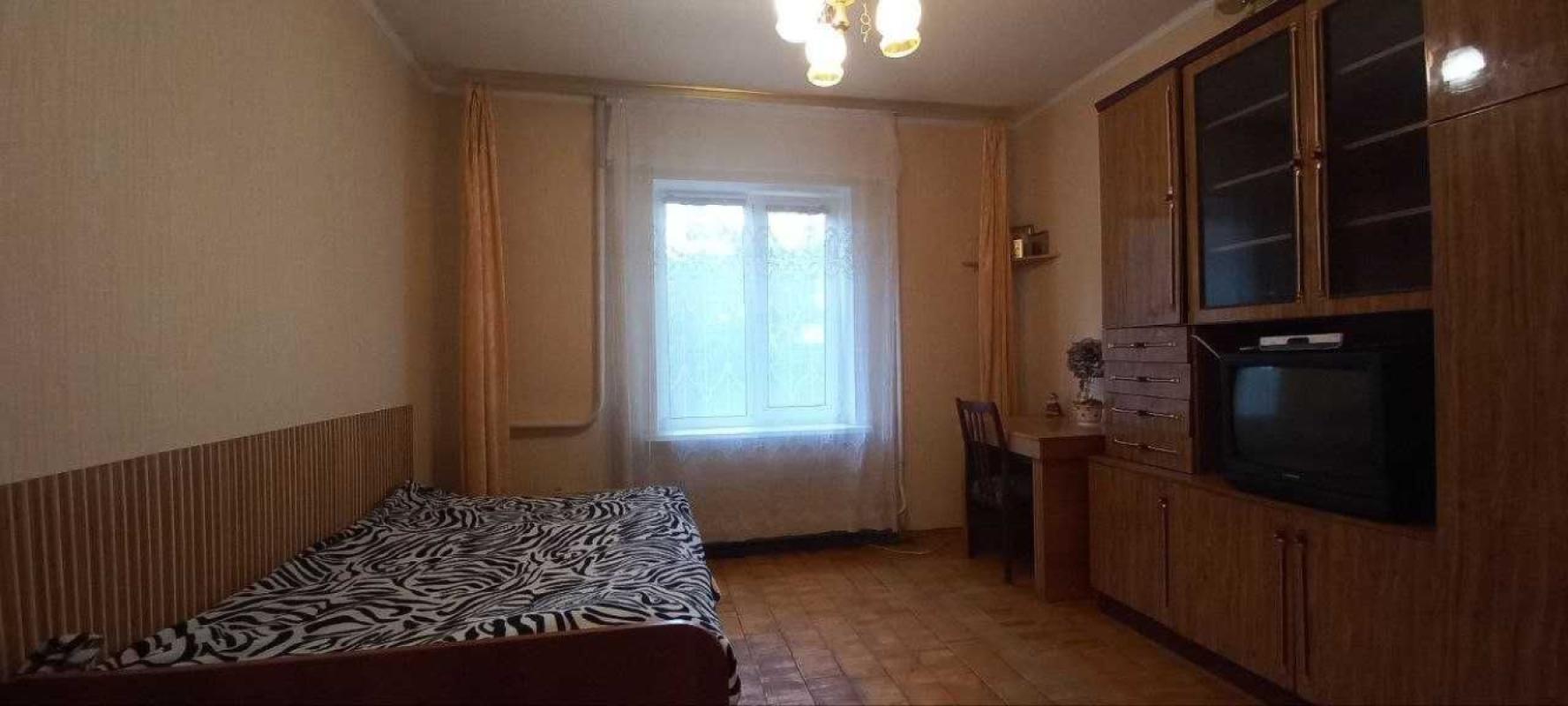 Sale 4 bedroom-(s) apartment 95 sq. m., Revutskoho Street 11в