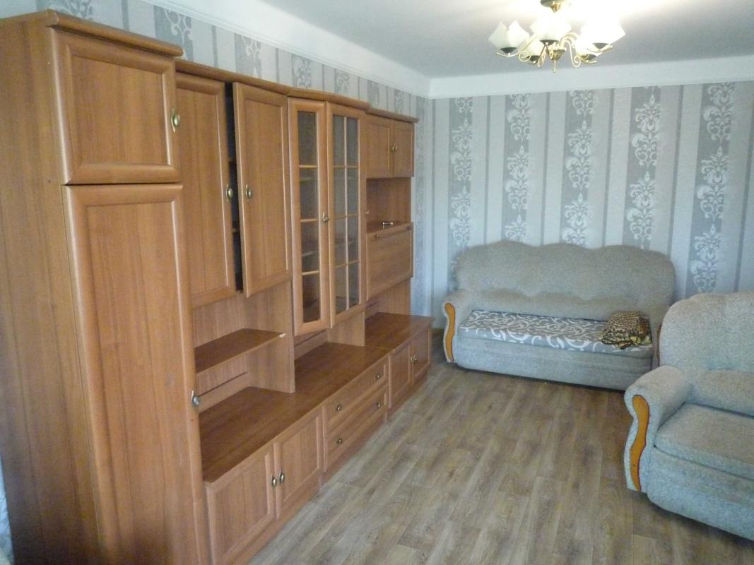 Долгосрочная аренда 2 комнатной квартиры ул. Левка Лукьяненко (Маршала Тимошенко) 2Г