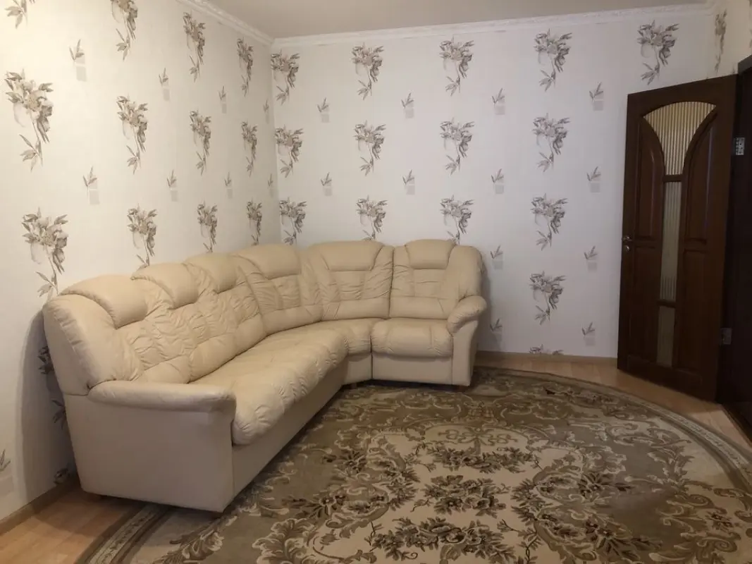 Apartment for rent - Oleny Pchilky Street 2б